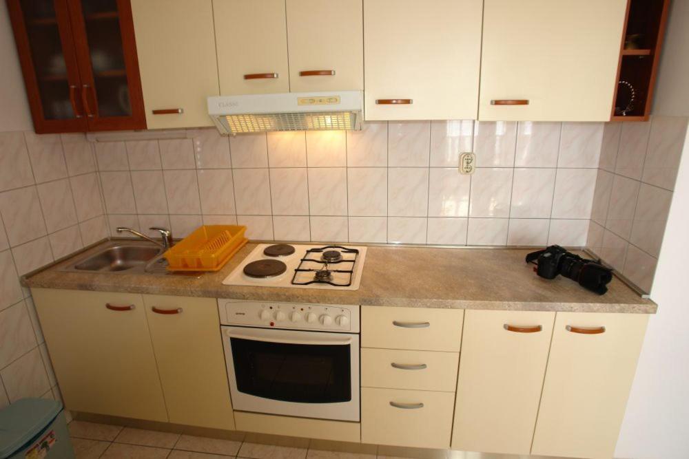 Apartments Lucija Ražanj Chambre photo