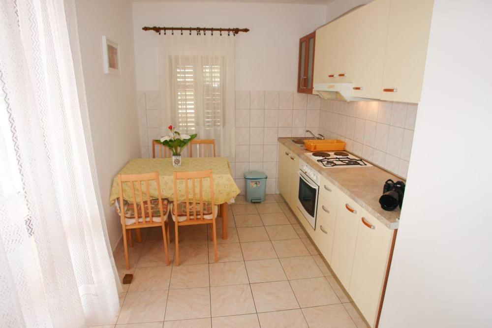 Apartments Lucija Ražanj Chambre photo