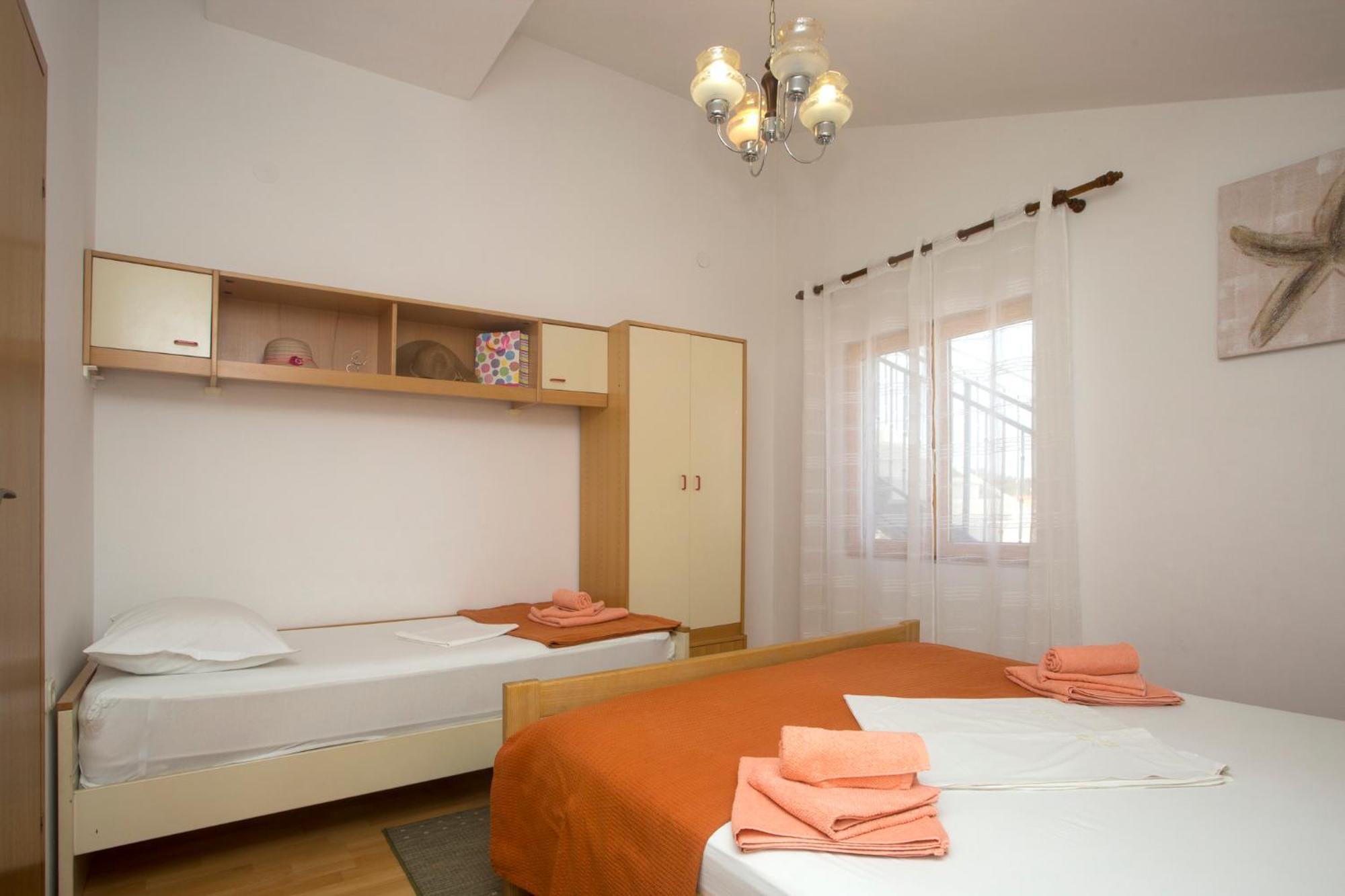 Apartments Lucija Ražanj Chambre photo