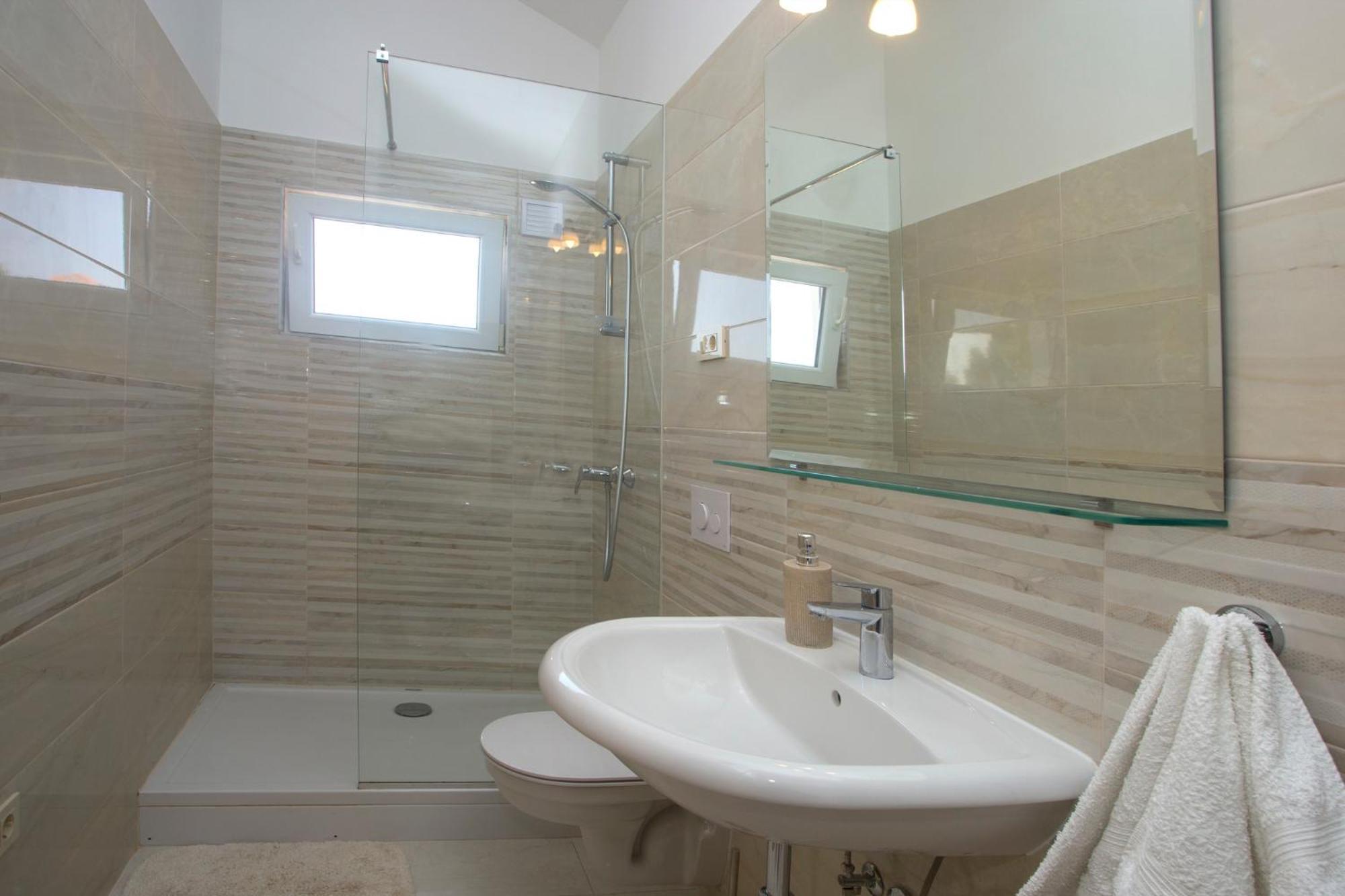 Apartments Lucija Ražanj Chambre photo